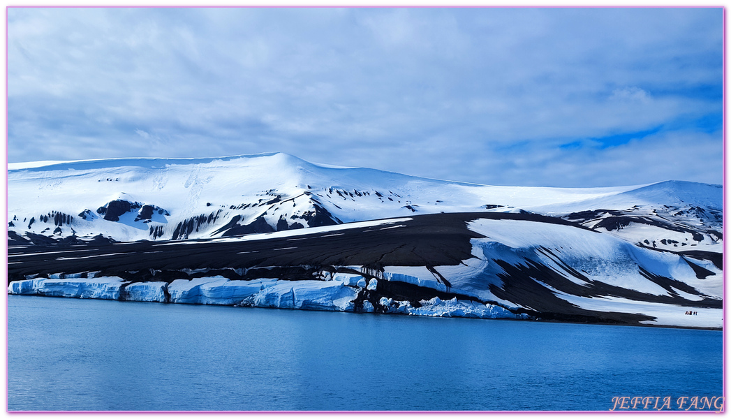 Antarctica,企鵝島Penguin Island,利文斯頓島Livingston Island,南極巡遊,南極旅遊,南極登島,南設得蘭群島South Shetlands,星輝號Le Lyrial,極地之旅,欺騙島,沃克灣漢那角Walker Bay in Hannah Point,特勒風灣Telefon Bay,迪塞普遜島Deception Island,迪肯峰Deacon Peak,鳳凰旅遊,龐洛PONANT郵輪