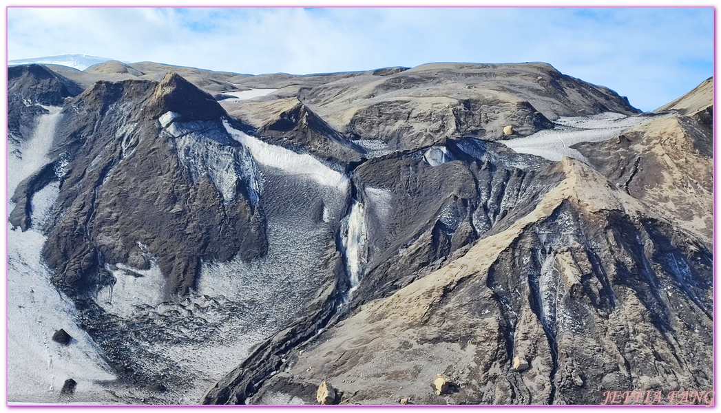 Antarctica,企鵝島Penguin Island,利文斯頓島Livingston Island,南極巡遊,南極旅遊,南極登島,南設得蘭群島South Shetlands,星輝號Le Lyrial,極地之旅,欺騙島,沃克灣漢那角Walker Bay in Hannah Point,特勒風灣Telefon Bay,迪塞普遜島Deception Island,迪肯峰Deacon Peak,鳳凰旅遊,龐洛PONANT郵輪