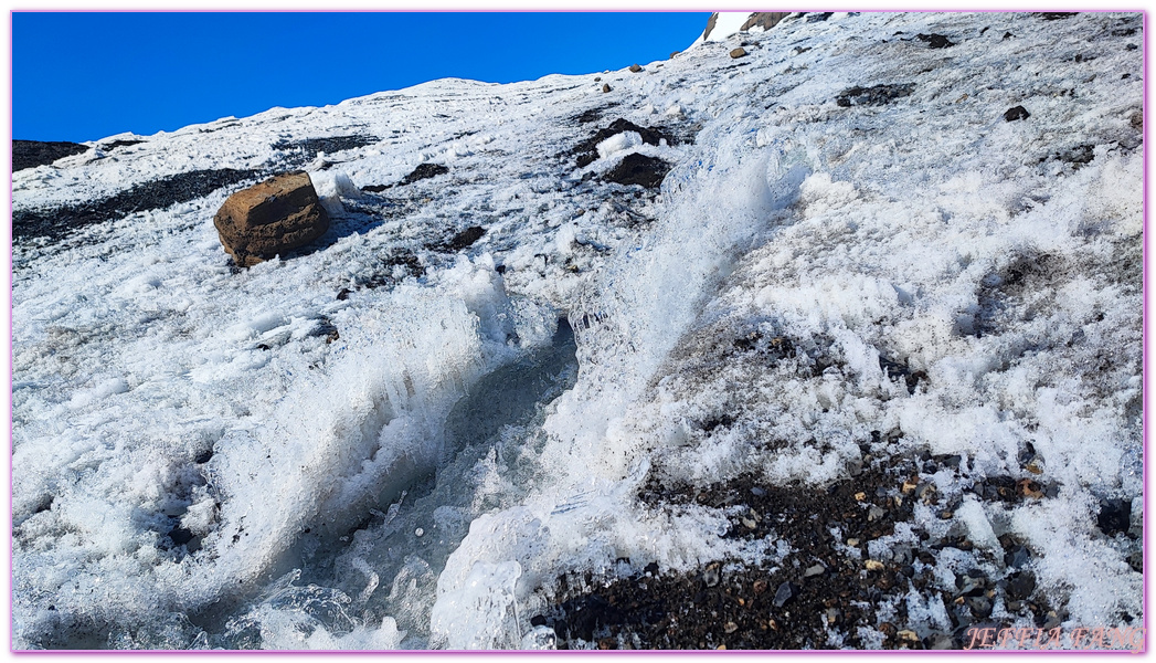 Antarctica,世界極地之旅,企鵝公路,企鵝孵蛋,企鵝跳水,南極旅遊,威德爾海峽Weddell Sea,布朗海崖Brown Bluff,平頂冰山,龐洛PONANT郵輪星輝號LE LYRIAL