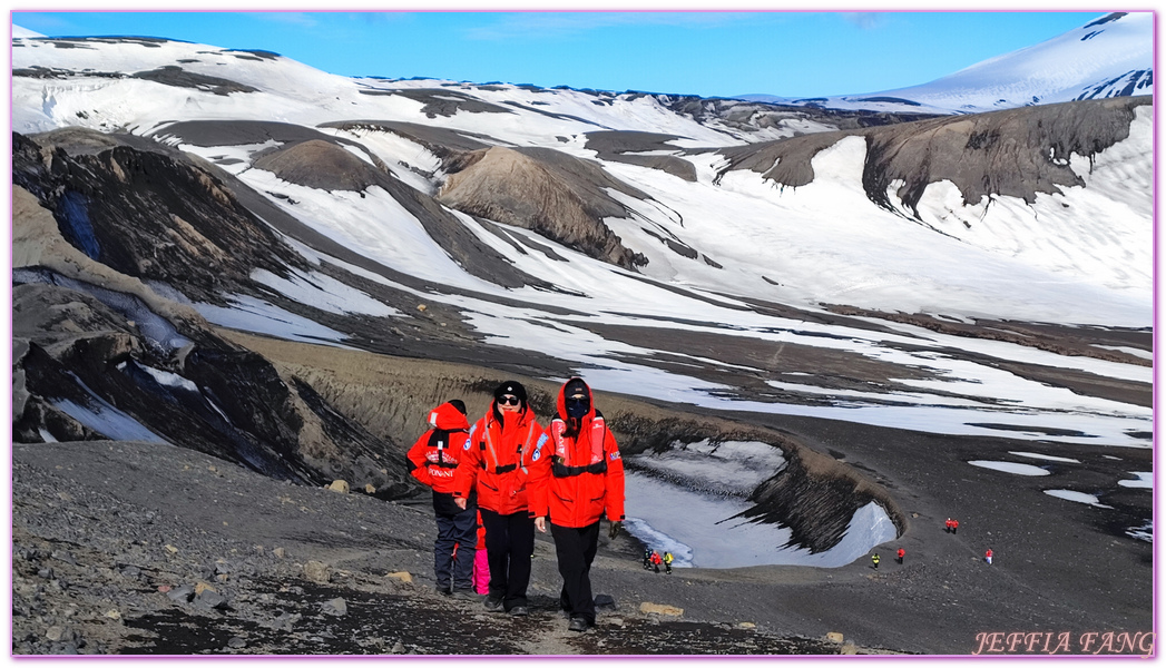 Antarctica,企鵝島Penguin Island,利文斯頓島Livingston Island,南極巡遊,南極旅遊,南極登島,南設得蘭群島South Shetlands,星輝號Le Lyrial,極地之旅,欺騙島,沃克灣漢那角Walker Bay in Hannah Point,特勒風灣Telefon Bay,迪塞普遜島Deception Island,迪肯峰Deacon Peak,鳳凰旅遊,龐洛PONANT郵輪