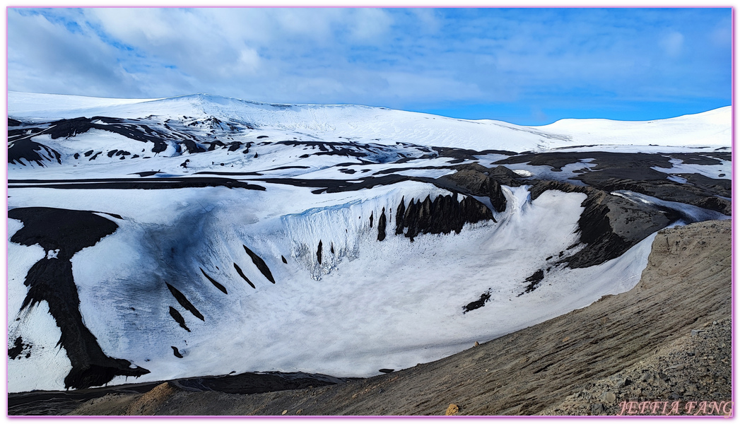 Antarctica,企鵝島Penguin Island,利文斯頓島Livingston Island,南極巡遊,南極旅遊,南極登島,南設得蘭群島South Shetlands,星輝號Le Lyrial,極地之旅,欺騙島,沃克灣漢那角Walker Bay in Hannah Point,特勒風灣Telefon Bay,迪塞普遜島Deception Island,迪肯峰Deacon Peak,鳳凰旅遊,龐洛PONANT郵輪