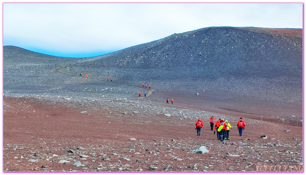 Antarctica,企鵝島Penguin Island,利文斯頓島Livingston Island,南極巡遊,南極旅遊,南極登島,南設得蘭群島South Shetlands,星輝號Le Lyrial,極地之旅,欺騙島,沃克灣漢那角Walker Bay in Hannah Point,特勒風灣Telefon Bay,迪塞普遜島Deception Island,迪肯峰Deacon Peak,鳳凰旅遊,龐洛PONANT郵輪