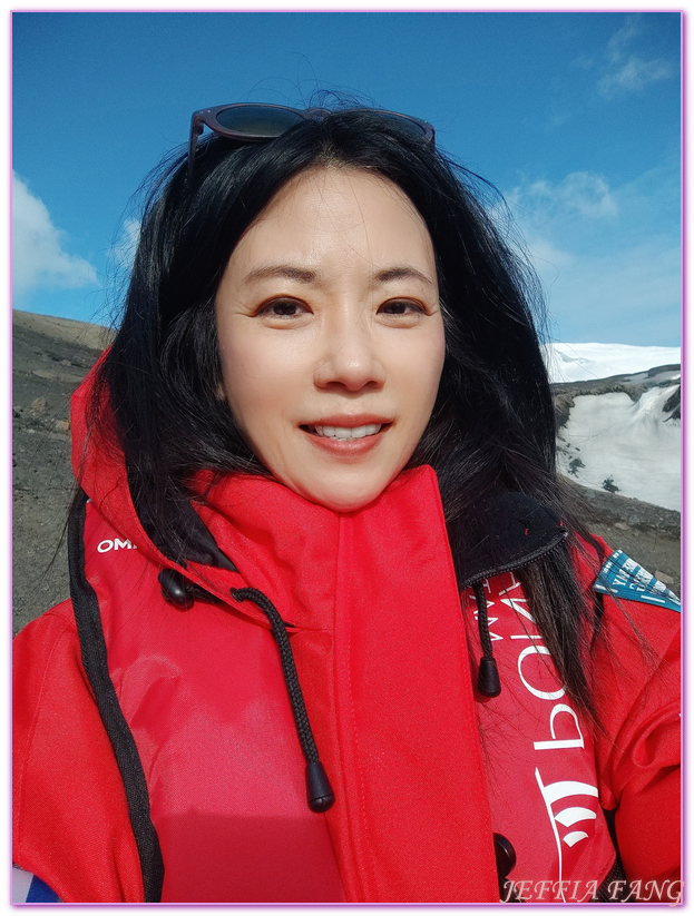 Antarctica,企鵝島Penguin Island,利文斯頓島Livingston Island,南極巡遊,南極旅遊,南極登島,南設得蘭群島South Shetlands,星輝號Le Lyrial,極地之旅,欺騙島,沃克灣漢那角Walker Bay in Hannah Point,特勒風灣Telefon Bay,迪塞普遜島Deception Island,迪肯峰Deacon Peak,鳳凰旅遊,龐洛PONANT郵輪