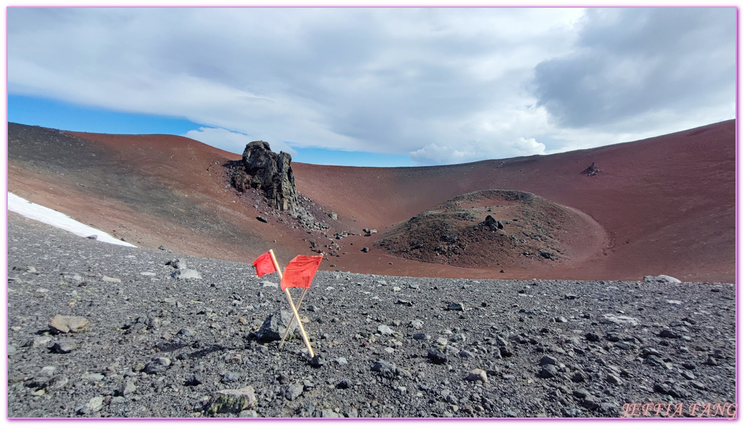 Antarctica,企鵝島Penguin Island,利文斯頓島Livingston Island,南極巡遊,南極旅遊,南極登島,南設得蘭群島South Shetlands,星輝號Le Lyrial,極地之旅,欺騙島,沃克灣漢那角Walker Bay in Hannah Point,特勒風灣Telefon Bay,迪塞普遜島Deception Island,迪肯峰Deacon Peak,鳳凰旅遊,龐洛PONANT郵輪