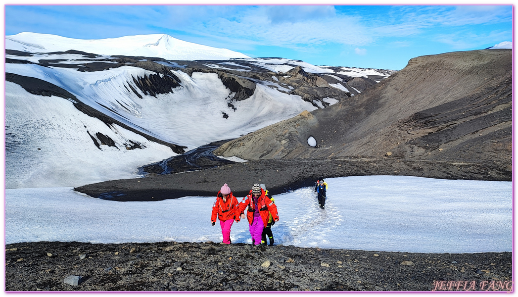 Antarctica,企鵝島Penguin Island,利文斯頓島Livingston Island,南極巡遊,南極旅遊,南極登島,南設得蘭群島South Shetlands,星輝號Le Lyrial,極地之旅,欺騙島,沃克灣漢那角Walker Bay in Hannah Point,特勒風灣Telefon Bay,迪塞普遜島Deception Island,迪肯峰Deacon Peak,鳳凰旅遊,龐洛PONANT郵輪