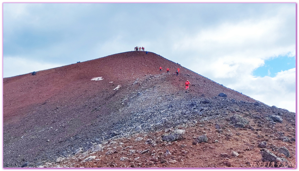 Antarctica,企鵝島Penguin Island,利文斯頓島Livingston Island,南極巡遊,南極旅遊,南極登島,南設得蘭群島South Shetlands,星輝號Le Lyrial,極地之旅,欺騙島,沃克灣漢那角Walker Bay in Hannah Point,特勒風灣Telefon Bay,迪塞普遜島Deception Island,迪肯峰Deacon Peak,鳳凰旅遊,龐洛PONANT郵輪