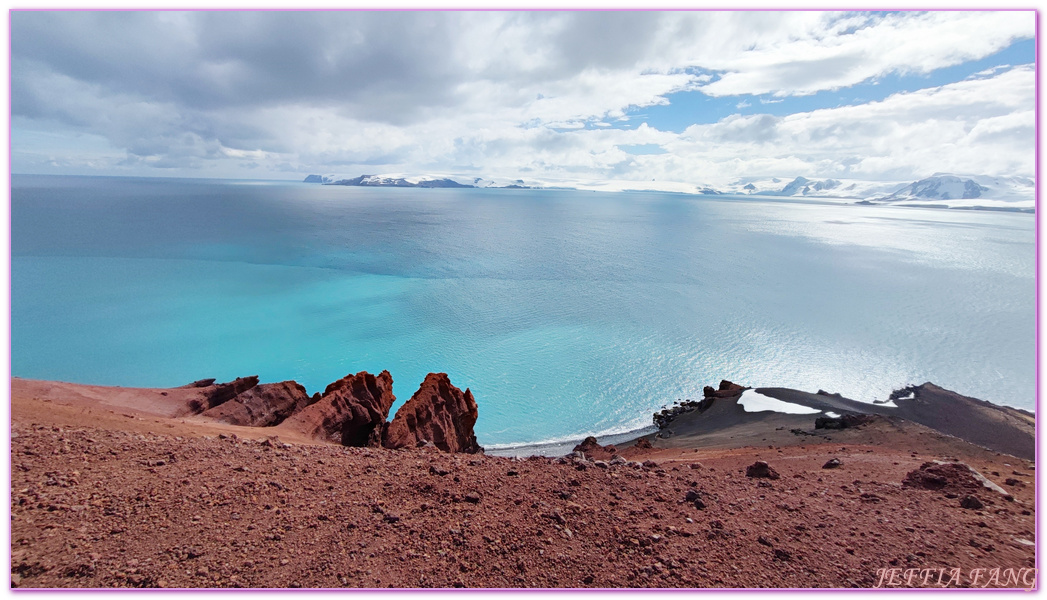 Antarctica,企鵝島Penguin Island,利文斯頓島Livingston Island,南極巡遊,南極旅遊,南極登島,南設得蘭群島South Shetlands,星輝號Le Lyrial,極地之旅,欺騙島,沃克灣漢那角Walker Bay in Hannah Point,特勒風灣Telefon Bay,迪塞普遜島Deception Island,迪肯峰Deacon Peak,鳳凰旅遊,龐洛PONANT郵輪