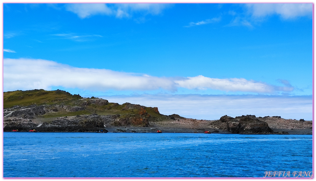 Antarctica,企鵝島Penguin Island,利文斯頓島Livingston Island,南極巡遊,南極旅遊,南極登島,南設得蘭群島South Shetlands,星輝號Le Lyrial,極地之旅,欺騙島,沃克灣漢那角Walker Bay in Hannah Point,特勒風灣Telefon Bay,迪塞普遜島Deception Island,迪肯峰Deacon Peak,鳳凰旅遊,龐洛PONANT郵輪