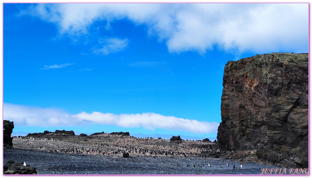 Antarctica,企鵝島Penguin Island,利文斯頓島Livingston Island,南極巡遊,南極旅遊,南極登島,南設得蘭群島South Shetlands,星輝號Le Lyrial,極地之旅,欺騙島,沃克灣漢那角Walker Bay in Hannah Point,特勒風灣Telefon Bay,迪塞普遜島Deception Island,迪肯峰Deacon Peak,鳳凰旅遊,龐洛PONANT郵輪