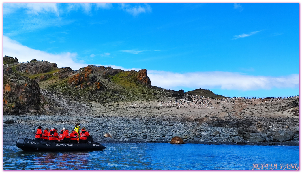 Antarctica,企鵝島Penguin Island,利文斯頓島Livingston Island,南極巡遊,南極旅遊,南極登島,南設得蘭群島South Shetlands,星輝號Le Lyrial,極地之旅,欺騙島,沃克灣漢那角Walker Bay in Hannah Point,特勒風灣Telefon Bay,迪塞普遜島Deception Island,迪肯峰Deacon Peak,鳳凰旅遊,龐洛PONANT郵輪