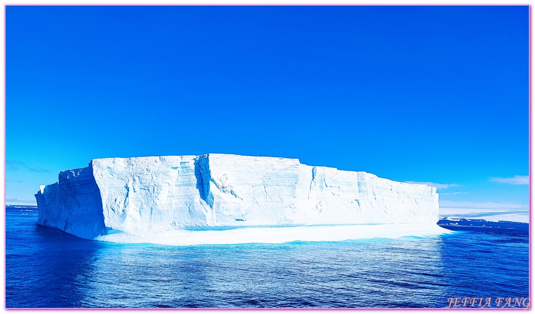 Antarctica,世界極地之旅,企鵝公路,企鵝孵蛋,企鵝跳水,南極旅遊,威德爾海峽Weddell Sea,布朗海崖Brown Bluff,平頂冰山,龐洛PONANT郵輪星輝號LE LYRIAL