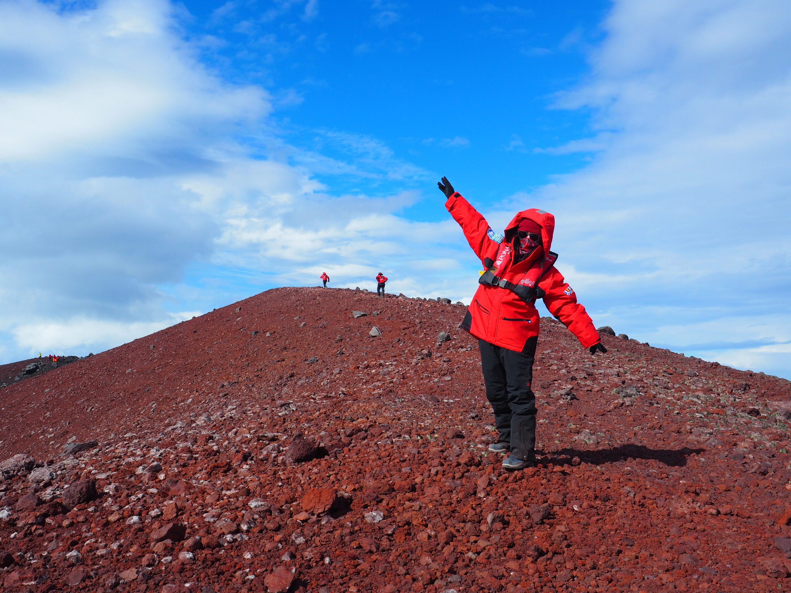 Antarctica,企鵝島Penguin Island,利文斯頓島Livingston Island,南極巡遊,南極旅遊,南極登島,南設得蘭群島South Shetlands,星輝號Le Lyrial,極地之旅,欺騙島,沃克灣漢那角Walker Bay in Hannah Point,特勒風灣Telefon Bay,迪塞普遜島Deception Island,迪肯峰Deacon Peak,鳳凰旅遊,龐洛PONANT郵輪