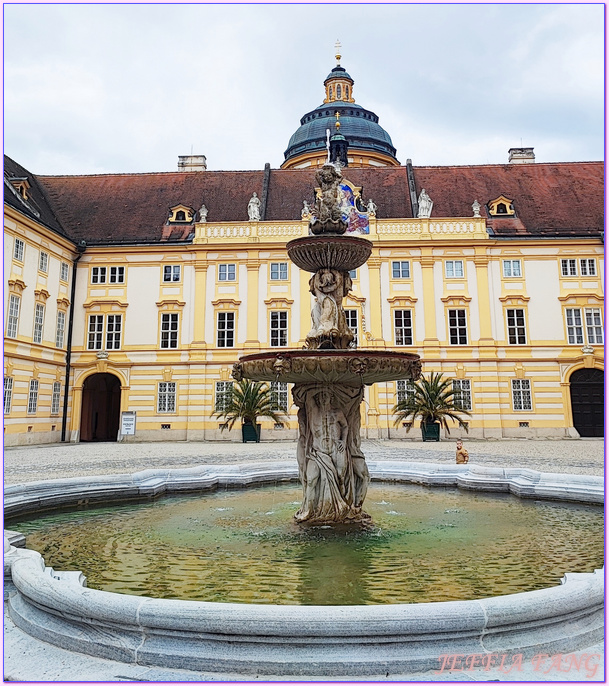 奧地利Austria,寰宇精品河輪UNIWORD Boutique River Cruises,梅爾克Melk,梅爾克修道院圖書館Stift Melk,歐洲深度旅遊,歐洲精品河輪之旅,瓦豪文化景觀Wachau Cultural Landscape,瓦豪河谷Wachau Valley