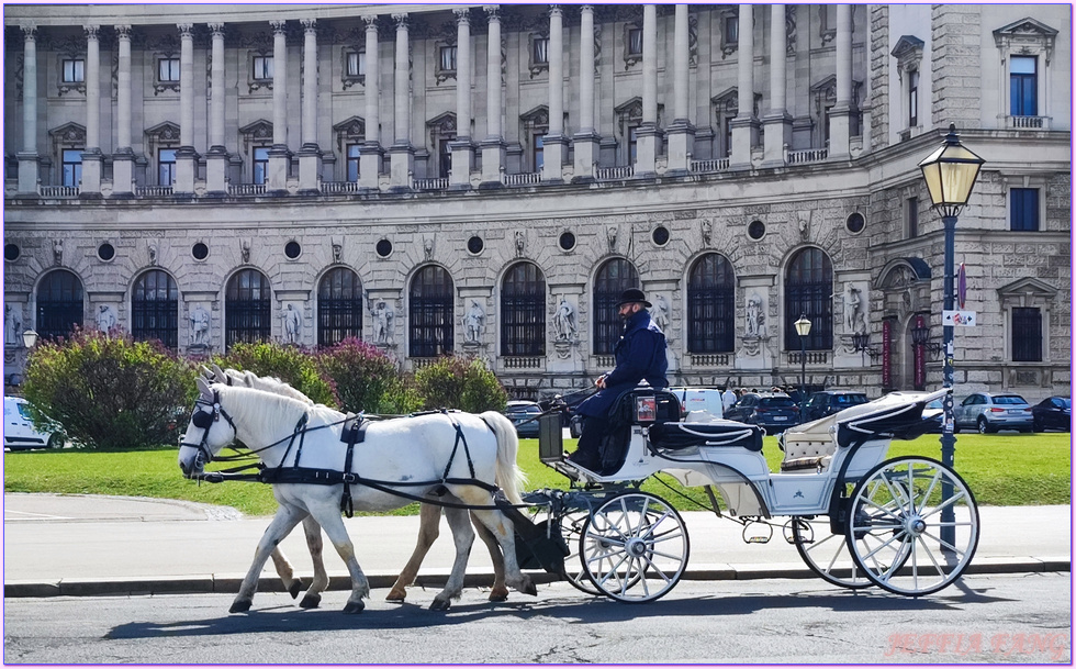 多瑙河Danau River,奧地利Austria,寰宇精品河輪UNIWORD Boutique River Cruises,歐洲深度旅遊,維也納Vienna,維也納瑪麗亞。特蕾莎Maria Theresa廣場,維也納英雄廣場,維也納音樂會,軍事史博物館