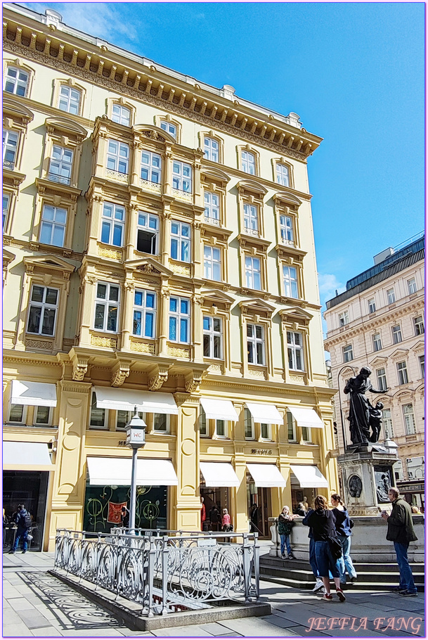 多瑙河Danau River,奧地利Austria,寰宇精品河輪UNIWORD Boutique River Cruises,歐洲深度旅遊,維也納Vienna,維也納瑪麗亞。特蕾莎Maria Theresa廣場,維也納英雄廣場,維也納音樂會,軍事史博物館