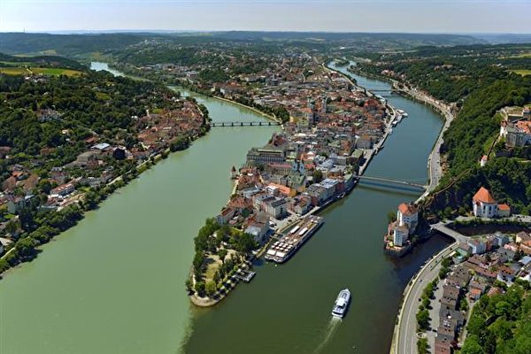 UNIWORD Boutique River Cruises寰宇精品河輪,帕紹Passau,帕紹古城區,德國Germany,歐洲深度旅遊,歐洲精品河輪之旅,聖保祿堂St. Paul Church