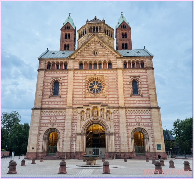 三一教堂Dreifaltigkeitskirche,寰宇精品河輪UNIWORLD Boutique River Cruises,德國Germany,德國斯派爾Speyer,抗議紀念教堂Gedächtniskirche,斯派爾主教堂,斯派爾舊城門,歐洲Europe,萊茵河Rhine River 三一教堂Dreifaltigkeitskirche,寰宇精品河輪UNIWORLD Boutique River Cruises,德國Germany,德國斯派爾Speyer,抗議紀念教堂Gedächtniskirche,斯派爾主教堂,斯派爾舊城門,歐洲Europe,萊茵河Rhine River