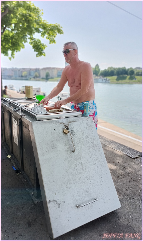 寰宇精品河輪UNIWORD Boutique River Cruises,巴塞爾Basel,巴塞爾大教堂Basler Münste,巴塞爾市政廳Basel Rathaus,歐洲Europe,瑞士Switzerland,聖馬丁噴泉Sevogel Brunnen,萊茵河Rhine River