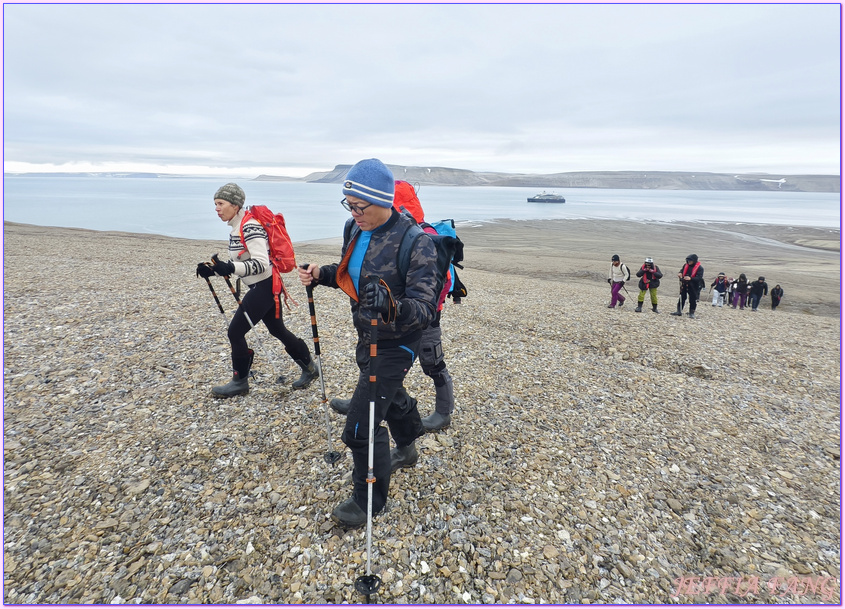 北極Arctic,指揮官夏古號Le Commandant Charcot,極地之旅,極地健行Polar Hike,極地探險,極地跳水Polar Plunge,龐洛PONANT郵輪
