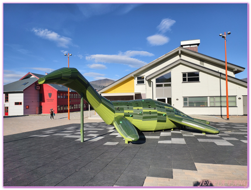 Green Dog Svalbard,世界最北的城市,北極Arctic,指揮官夏古號Le Commandant Charcot,挪威Norway,斯匹茲卑爾根島Spitsbergen,斯瓦爾巴全球種子庫,斯瓦爾巴群島Svalbard,朗伊爾大街,極地之旅,龐洛PONANT郵輪