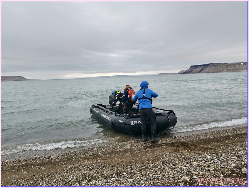 北極Arctic,指揮官夏古號Le Commandant Charcot,極地之旅,極地健行Polar Hike,極地探險,極地跳水Polar Plunge,龐洛PONANT郵輪