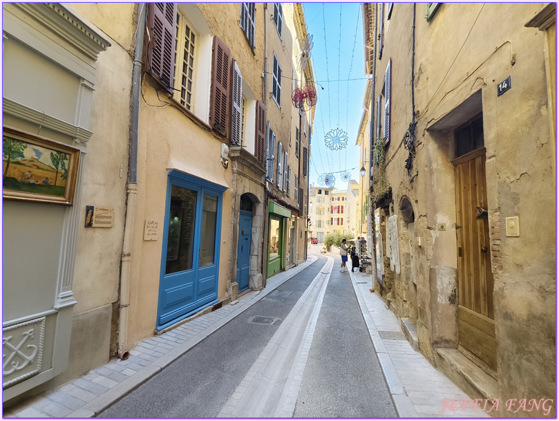 Rocher et grottes troglodytes de Cotignac,普羅旺斯Provence,法國France,法國旅遊,科蒂尼亞克 Cotignac