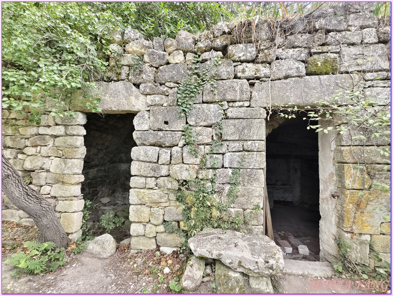 呂貝隆Luberon,奧佩德-勒-維埃Oppède-le-Vieux,奧佩德古城 Oppède le Vieux village,普羅旺斯Provence,沃克呂茲省Vaucluse,法國France,法國旅遊 呂貝隆Luberon,奧佩德-勒-維埃Oppède-le-Vieux,奧佩德古城 Oppède le Vieux village,普羅旺斯Provence,沃克呂茲省Vaucluse,法國France,法國旅遊