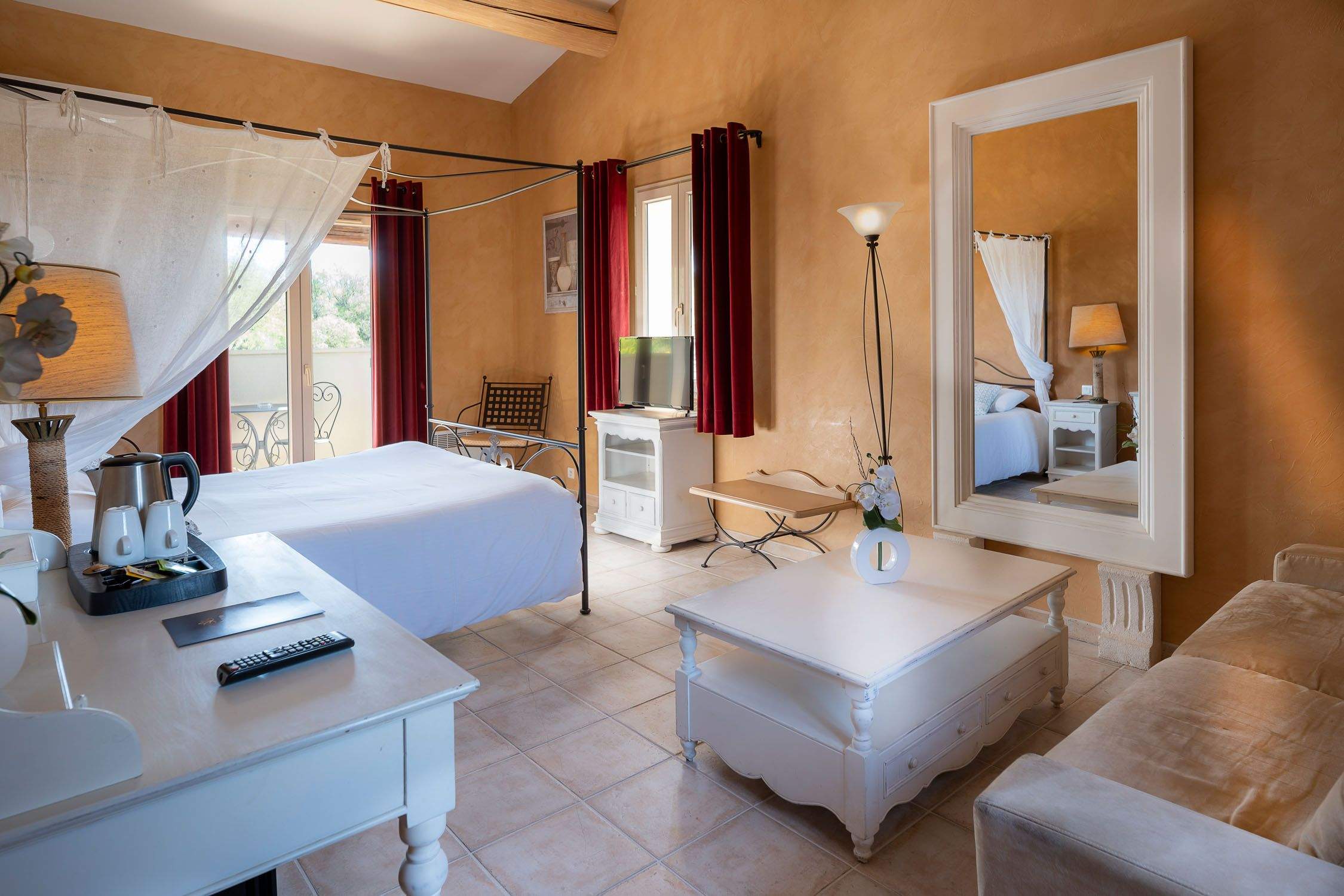 戈爾德Gordes,普羅旺斯Provence,沃克呂茲省Vaucluse,法國France,法國旅遊,馬斯德拉塞南科勒酒店 Mas de la Senancole 戈爾德Gordes,普羅旺斯Provence,沃克呂茲省Vaucluse,法國France,法國旅遊,馬斯德拉塞南科勒酒店 Mas de la Senancole