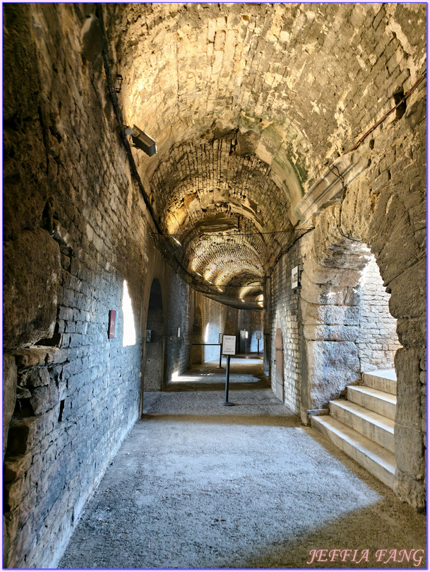 世界文化遺產,加爾Gard,奧克西塔尼Occitanie,尼姆Nimes,尼姆競技場Les Arènes de Nîmes,方形神殿Maison Carrée 世界文化遺產,加爾Gard,奧克西塔尼Occitanie,尼姆Nimes,尼姆競技場Les Arènes de Nîmes,方形神殿Maison Carrée