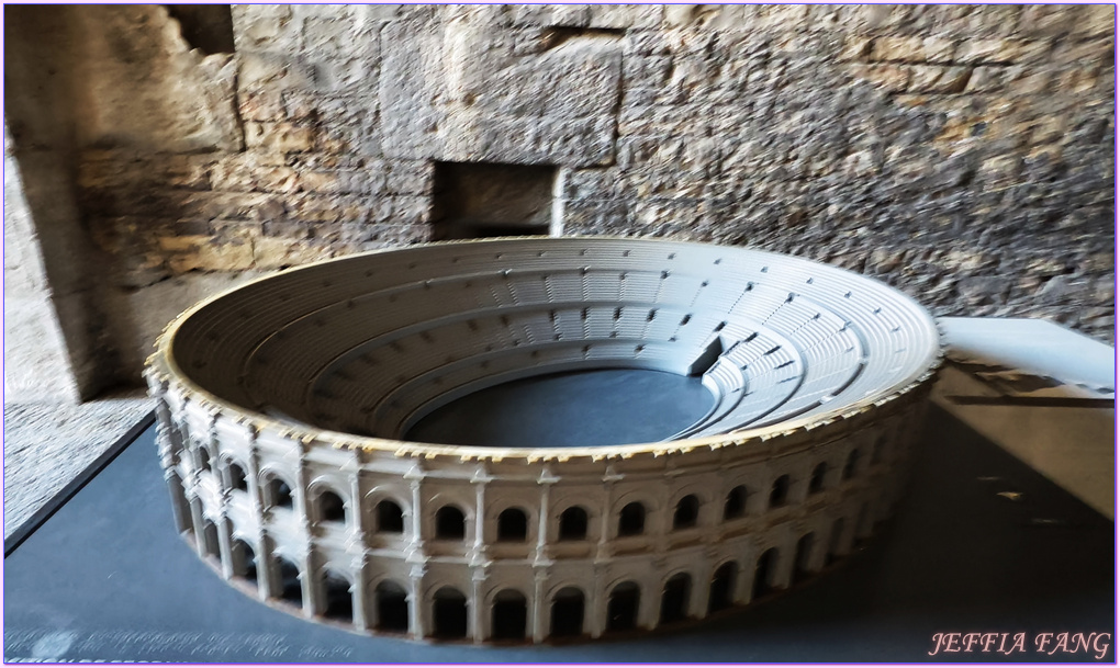 世界文化遺產,加爾Gard,奧克西塔尼Occitanie,尼姆Nimes,尼姆競技場Les Arènes de Nîmes,方形神殿Maison Carrée 世界文化遺產,加爾Gard,奧克西塔尼Occitanie,尼姆Nimes,尼姆競技場Les Arènes de Nîmes,方形神殿Maison Carrée