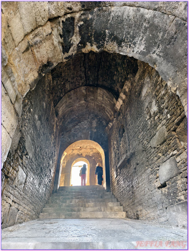 世界文化遺產,加爾Gard,奧克西塔尼Occitanie,尼姆Nimes,尼姆競技場Les Arènes de Nîmes,方形神殿Maison Carrée 世界文化遺產,加爾Gard,奧克西塔尼Occitanie,尼姆Nimes,尼姆競技場Les Arènes de Nîmes,方形神殿Maison Carrée
