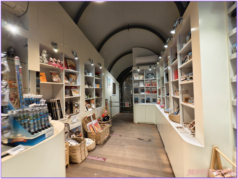 世界文化遺產,加爾Gard,奧克西塔尼Occitanie,尼姆Nimes,尼姆競技場Les Arènes de Nîmes,方形神殿Maison Carrée 世界文化遺產,加爾Gard,奧克西塔尼Occitanie,尼姆Nimes,尼姆競技場Les Arènes de Nîmes,方形神殿Maison Carrée